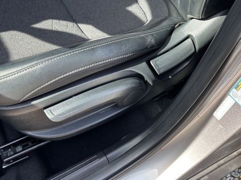Used 2025 Kia Seltos S FWD image 23