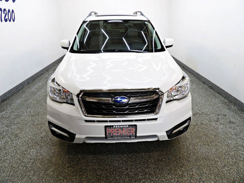 Used 2018 Subaru Forester 2.5i Limited AWD/4WD image 2