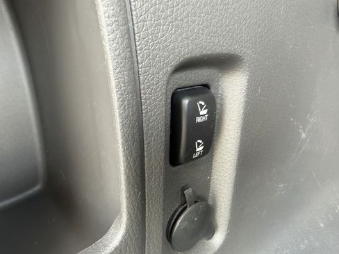 Used 2013 Ford Edge SEL FWD image 13