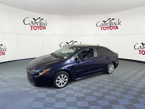 Used 2025 Toyota Corolla LE FWD image 8