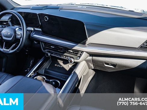 Used 2025 Chevrolet Suburban RST image 29