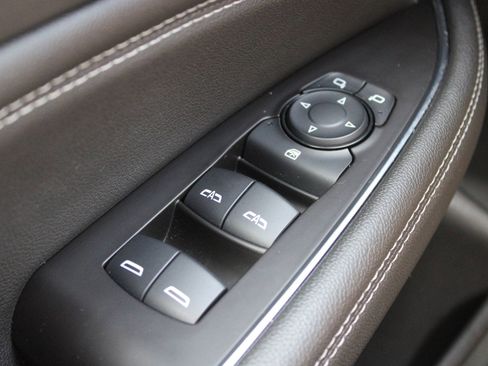 Used 2019 Buick Regal Essence w/ Driver Confidence Package I image 19