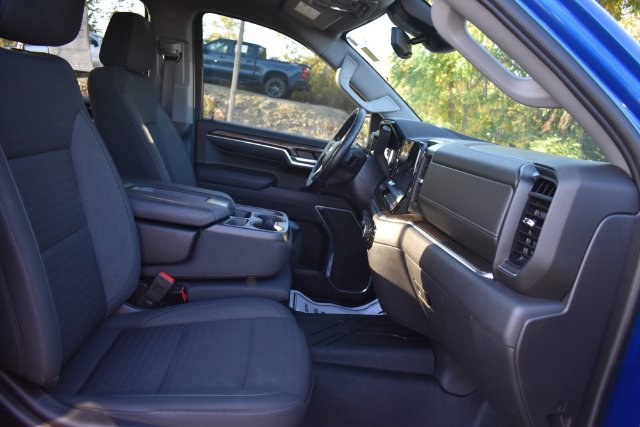 Used 2022 Chevrolet Silverado 1500 LT w/ Convenience Package II AWD/4WD image 14