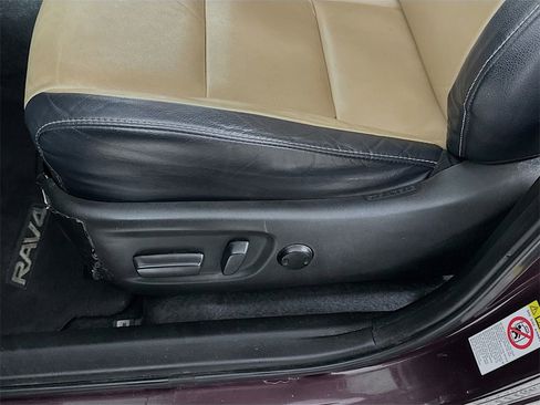 Used 2018 Toyota RAV4 Limited image 9