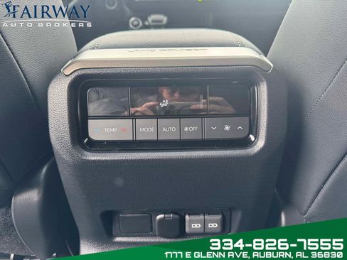 Used 2025 Toyota Land Cruiser image 27