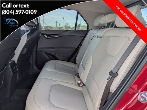 Used 2025 Kia Niro EX image 14
