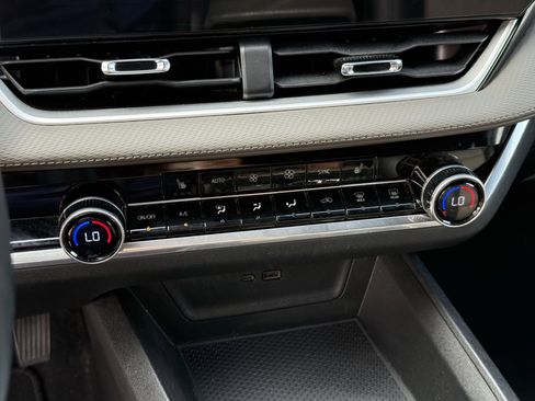 Used 2025 Chevrolet Equinox LT w/ Convenience Package II AWD/4WD image 23