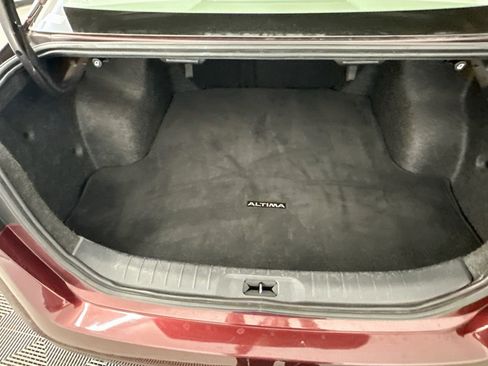 Used 2025 Nissan Altima 2.5 SV FWD image 29
