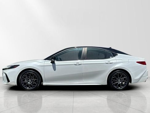 Used 2025 Toyota Camry XSE FWD image 8