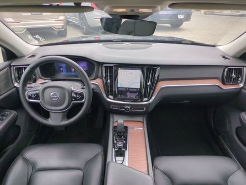 Certified 2025 Volvo S60 B5 Plus AWD/4WD image 27