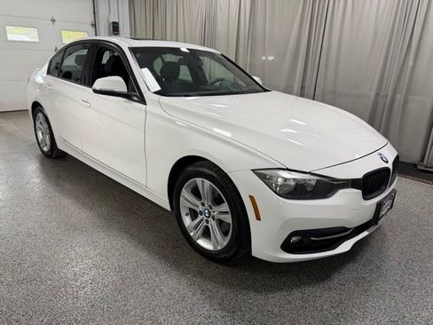 Used 2016 BMW 328i xDrive Sedan AWD/4WD image 3