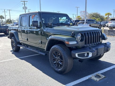 Used 2023 Jeep Gladiator Sport image 6