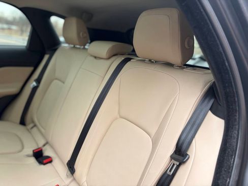 Used 2018 Jaguar F-PACE Premium AWD/4WD image 17