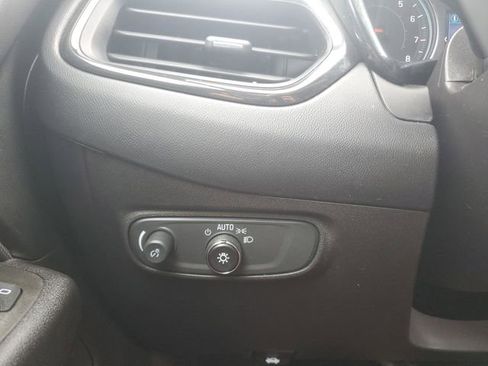 Used 2023 Chevrolet Equinox RS image 21