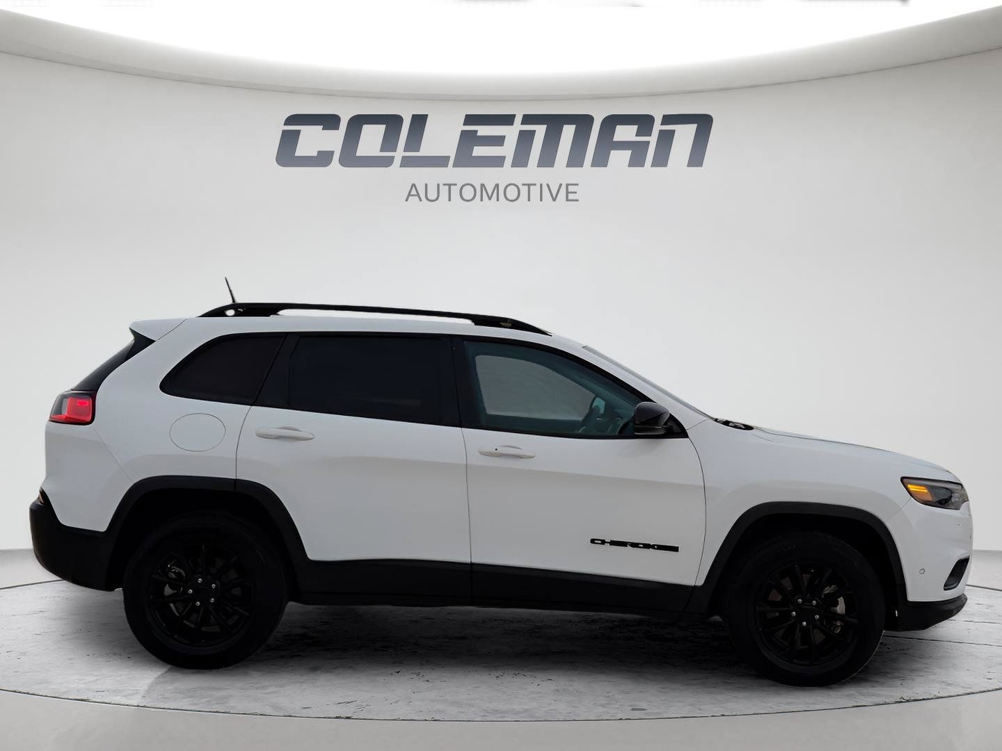 Used 2023 Jeep Cherokee Altitude Lux AWD/4WD image 6