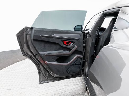 Used 2023 Lamborghini Urus Performante image 40