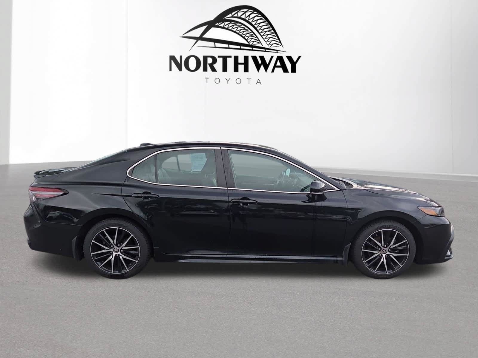 Used 2024 Toyota Camry SE w/ Cold Weather Package FWD image 2