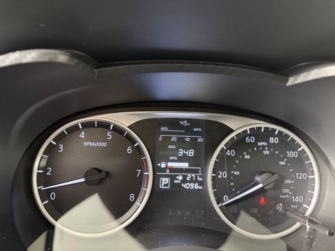 Used 2025 Nissan Versa S w/ Electronics Package image 25