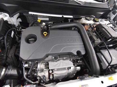 Used 2024 Chevrolet Equinox LS image 16