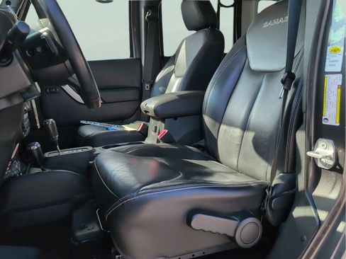 Certified 2018 Jeep Wrangler Unlimited Sahara image 23