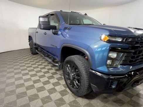 Used 2025 Chevrolet Silverado 2500 Custom w/ Custom Value Package AWD/4WD image 13
