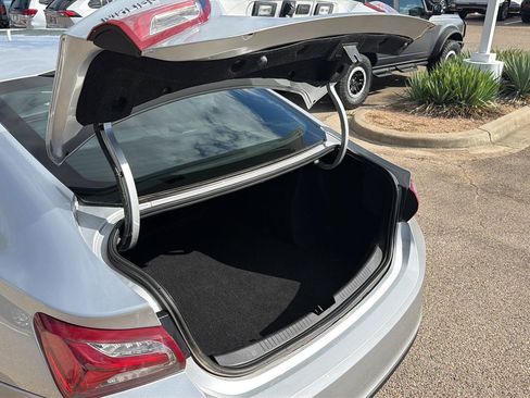 Used 2022 Chevrolet Malibu LT FWD image 15