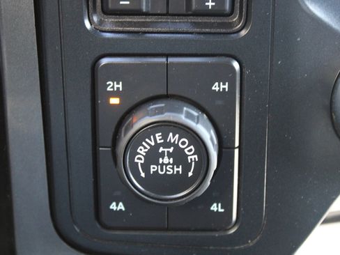 Used 2022 Ford F150 Lariat w/ Max Trailer Tow Package AWD/4WD image 31