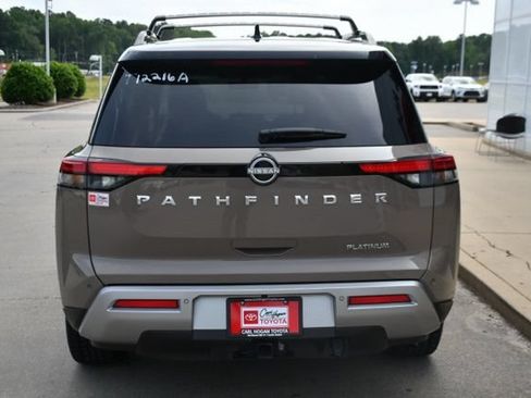 Used 2023 Nissan Pathfinder Platinum FWD image 4