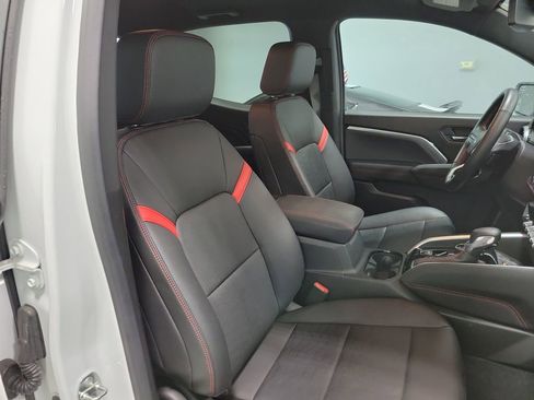 Used 2023 Chevrolet Colorado Z71 w/ Z71 Convenience Package 2 image 31