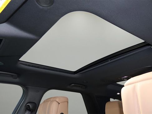 New 2026 Land Rover Discovery Limited Edition image 28