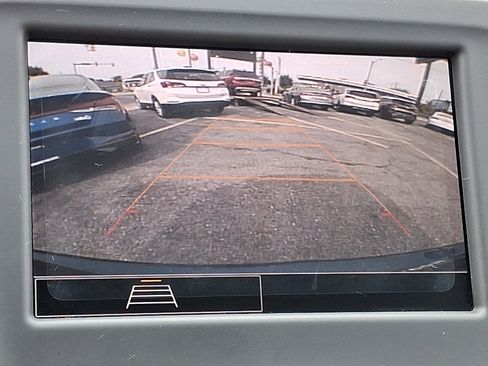 Used 2022 Chevrolet Equinox LS image 18