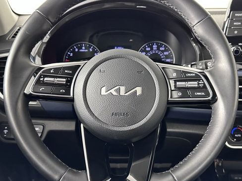 Used 2023 Kia Seltos S image 18