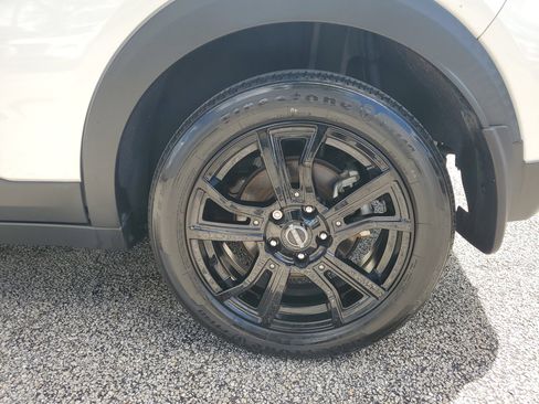 Certified 2023 Nissan Kicks SR image 28