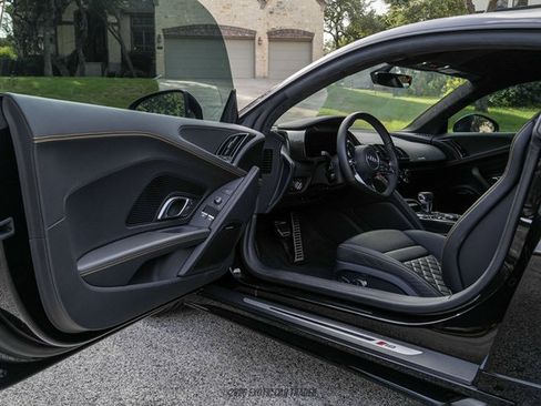 Used 2023 Audi R8 V10 performance RWD image 17
