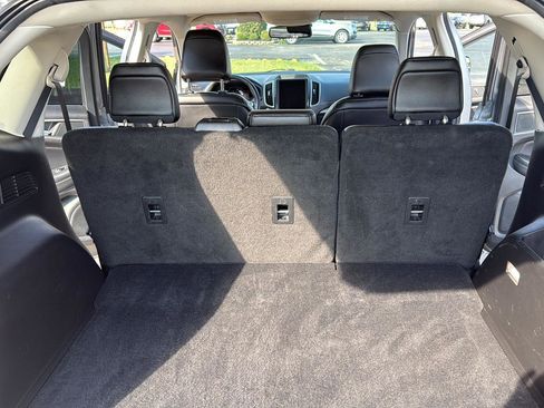 Used 2024 Ford Edge SEL image 11