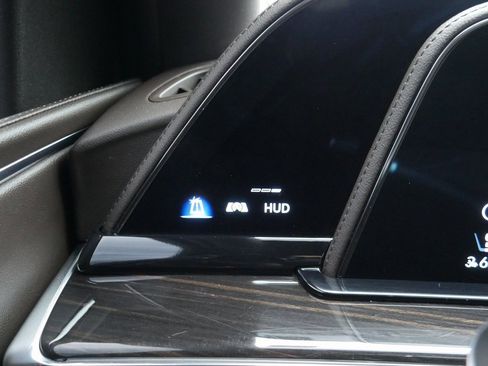 Used 2023 Cadillac Escalade ESV Premium Luxury image 15