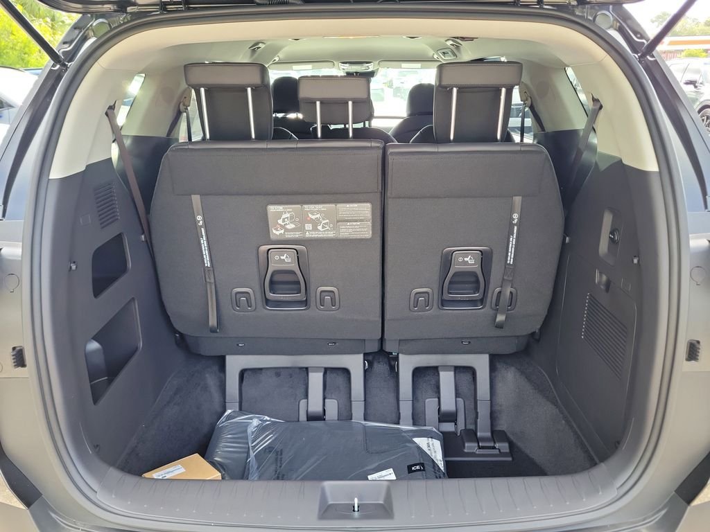 New 2026 Kia Carnival FWD image 14