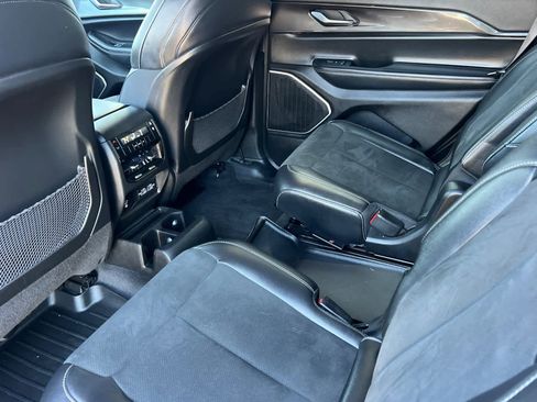 Used 2021 Jeep Grand Cherokee L Laredo AWD/4WD image 4