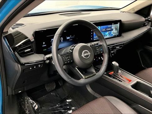 Used 2025 Nissan Kicks SR w/ SR Premium Package FWD image 16
