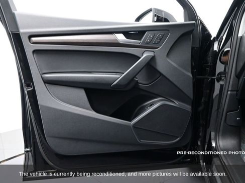 Used 2024 Audi Q5 2.0T Premium w/ Convenience Package image 12