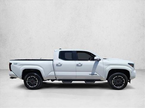 Used 2025 Toyota Tacoma TRD Sport RWD image 4