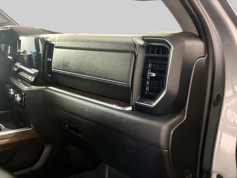 Used 2024 GMC Sierra 1500 Elevation w/ Elevation Premium Package RWD image 18