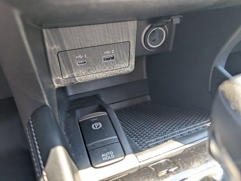 Used 2022 Nissan Kicks SV FWD image 16