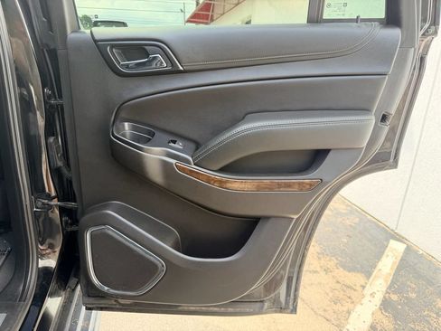 Used 2019 Chevrolet Tahoe LT w/ LT Midnight Edition AWD/4WD image 26