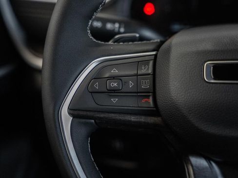 New 2025 Jeep Grand Cherokee L Limited w/ Luxury Tech Group II image 26