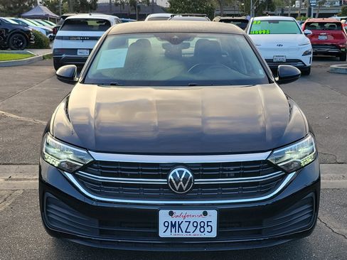 Used 2024 Volkswagen Jetta SE FWD image 6