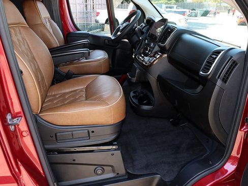 Used 2023 RAM ProMaster 2500 w/ Premium Convenience Group (B) image 4