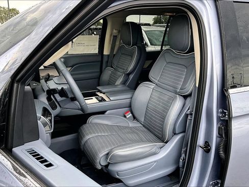 Used 2024 Lincoln Navigator L Black Label AWD/4WD image 34