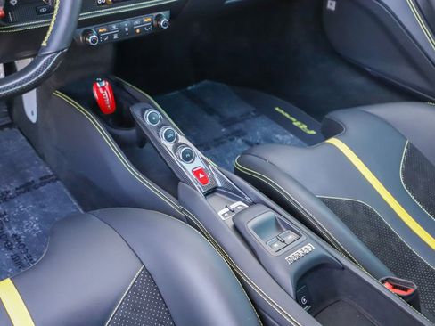 Certified 2022 Ferrari F8 Tributo RWD image 39