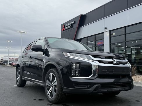 Used 2024 Mitsubishi Outlander Sport SE image 1